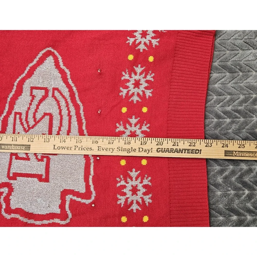 NFL Kansas City Chiefs Football Sweater Size Small (S) Lights Up Battery Pack‎ - Picture 8 of 8
